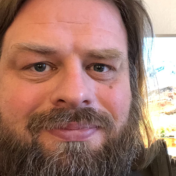 Artwork for Ledelse ud over kanten