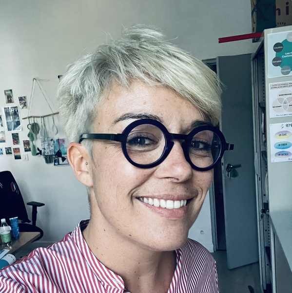 Artwork for Les Mains dans l'Covid et C'est Laure de faire connaissance